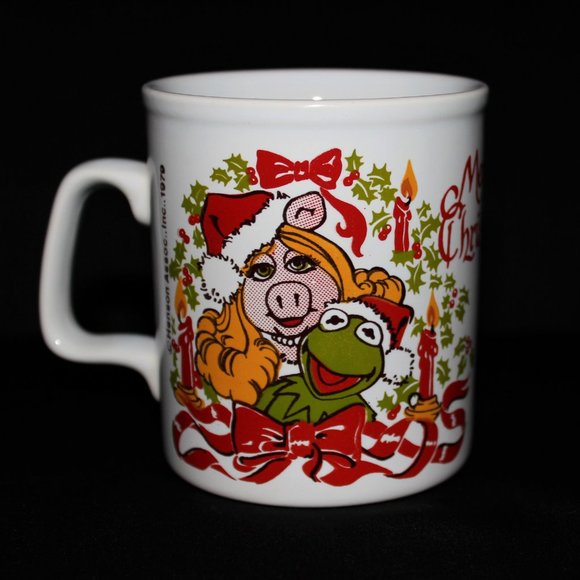 Christmas Salt and Pepper Shakers | Hallmark Santa and Mrs. Claus Shakers - Picture 14 of 14